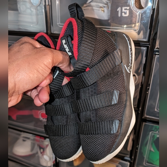 Nike's (Sz 1) - Picture 9 of 16